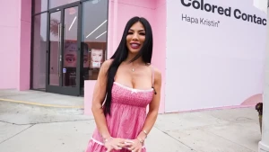 Lexivixi puts the internet s favorite colored contacts to the test the