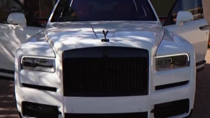 Check out skylarmaexobae flaunting this luxurious rolls royce cullinan
