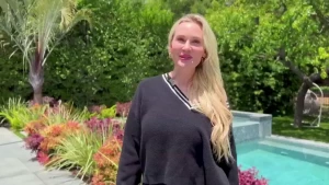 Veryhotvocab takes a swing at the new tennis outfit trend sure to keep