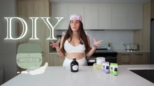 Immerse yourself in a creative session with emmakatalis as she