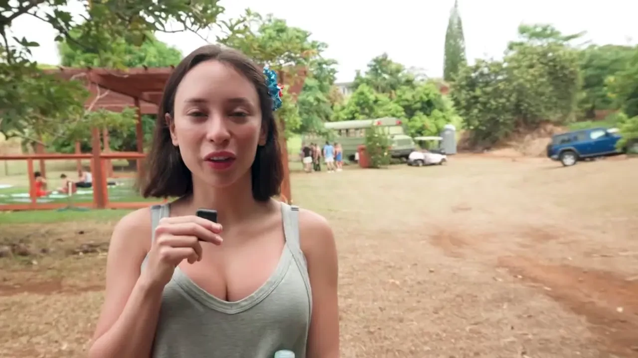 Join veronicaperassotv for a fun day in hawaii as she discovers the 