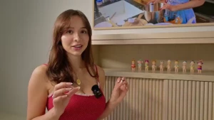 Sophiemudd is giving you an exclusive peek into her bedroom to show