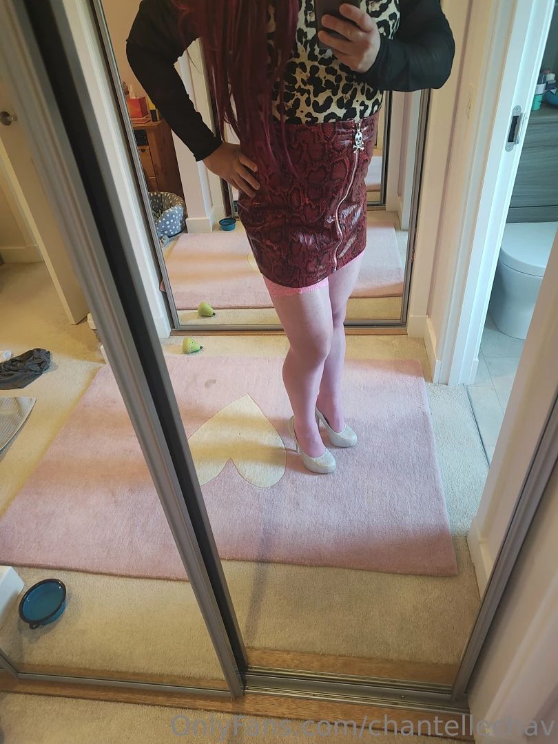 New outfit message for private shows or more content 