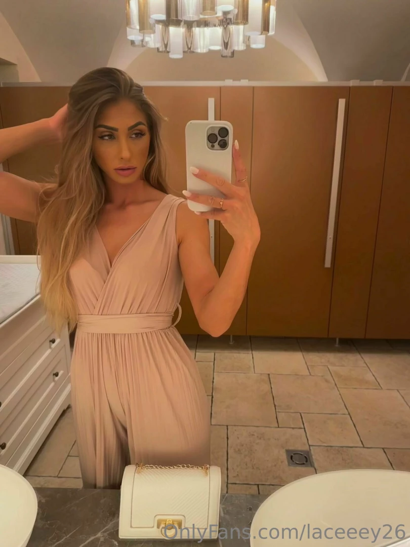 Hey baby ich hab mal ein kleid f r dich angezogen na wie findest du es 