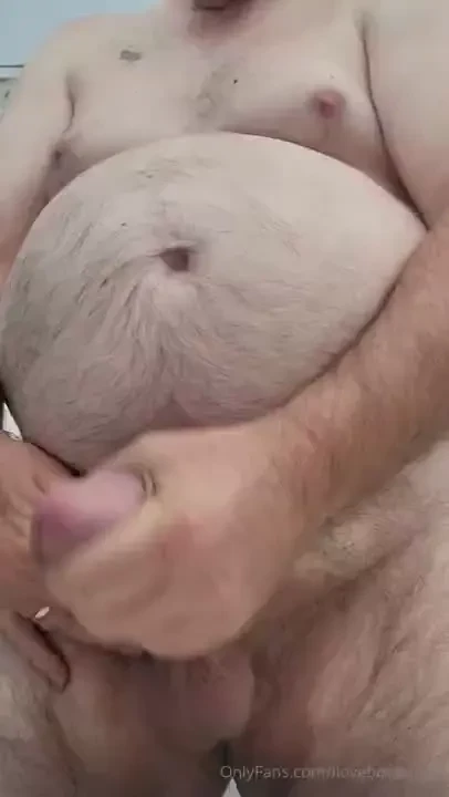 I love playing with it look both hands fit on it 