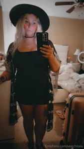 Witching vibes for a fun fact about myself for this month of halloween