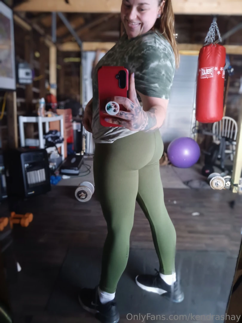 Never skip leg and glute day 