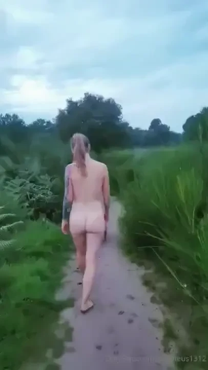 Wir gingen gestern abend die letzte gassi runde und es hat angefangen 