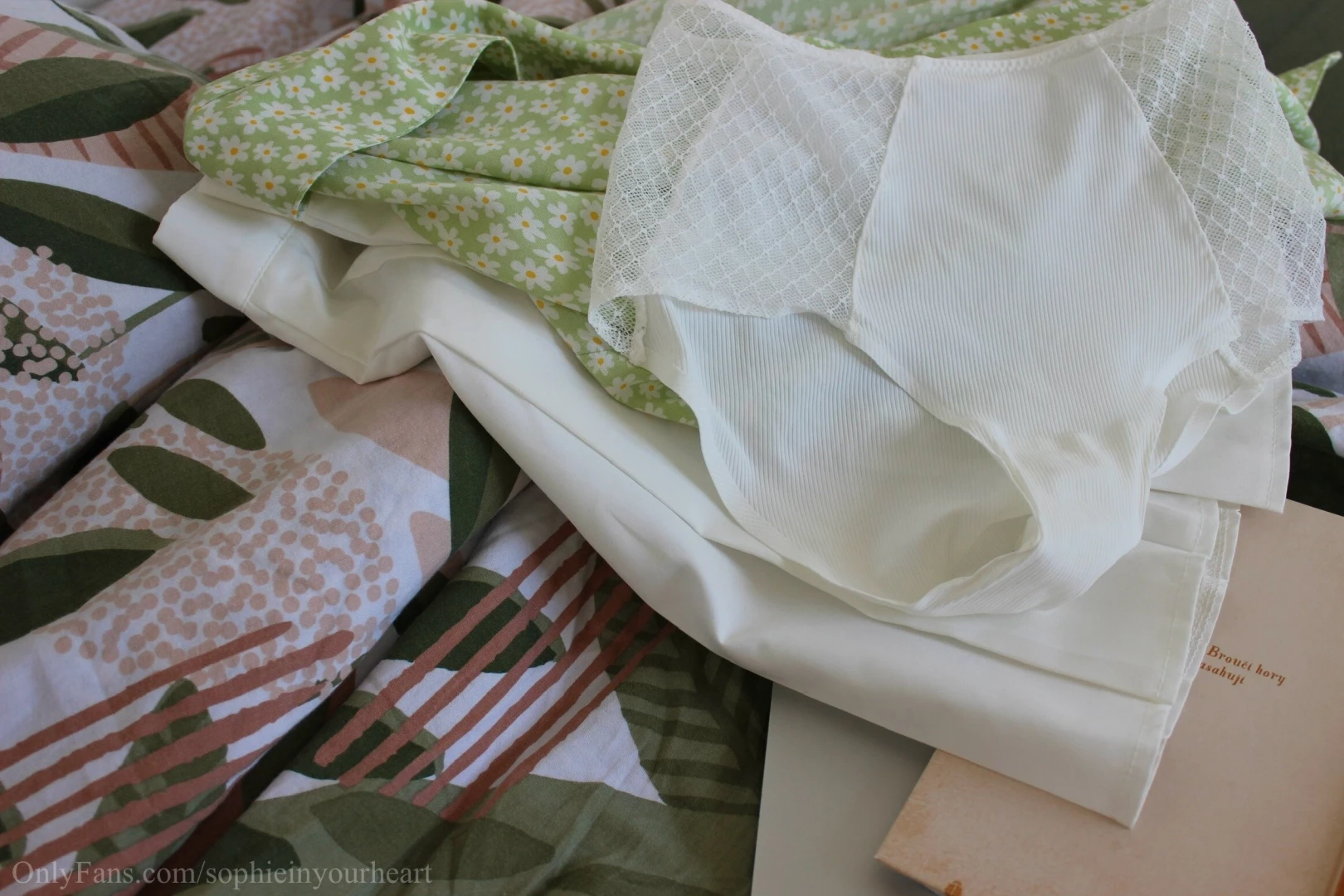 Oops would you like to see what it looks like on me 