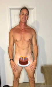 How many licks to get to the center of daddy s cake i got a big