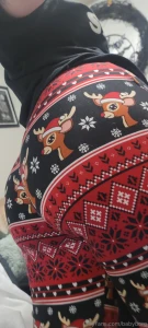 Real sad today so i took some butt pics in my chrimis pants here ya