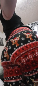 Real sad today so i took some butt pics in my chrimis pants here ya part 1