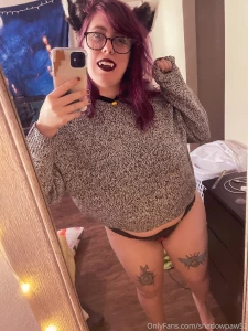 Hi it s me your favorite kitten took lots and lots of pictures today part 3