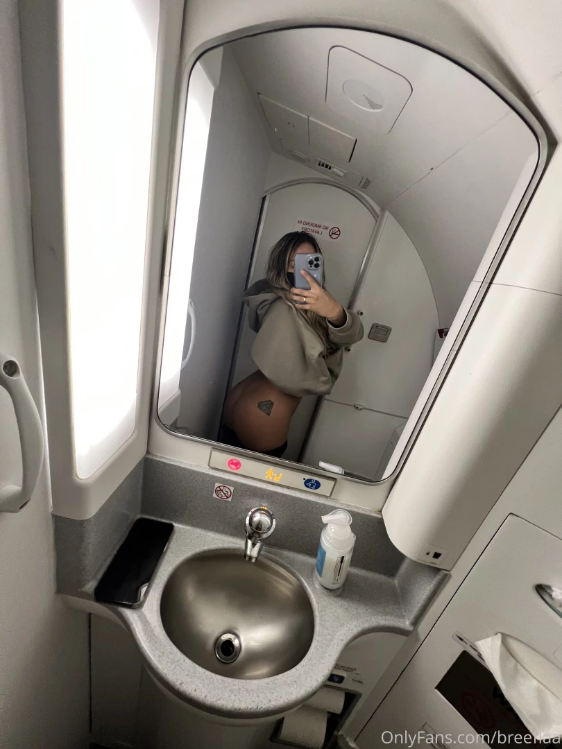 I ve been on plane to plane i m boredddd 