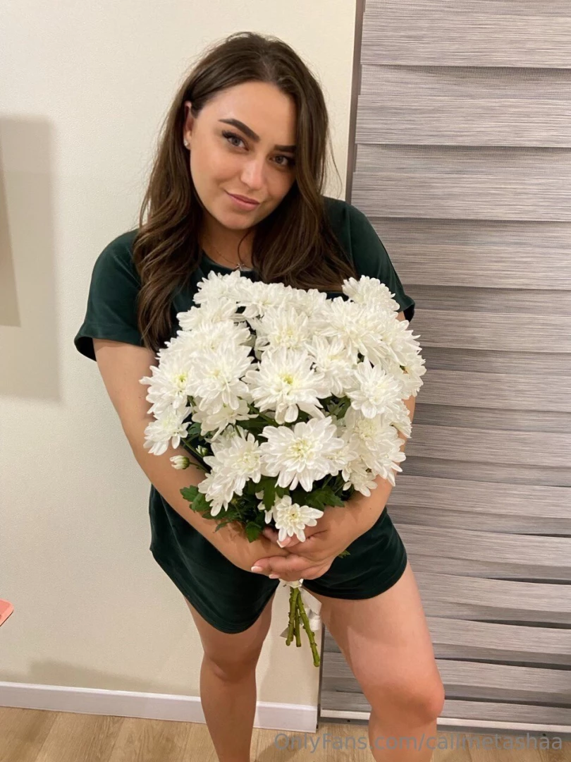 Can you tell me what kind of flower this one is i just saw it earlier 