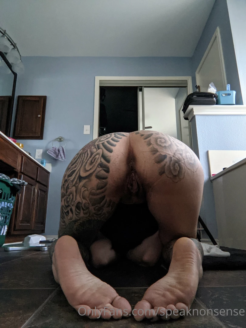 What do you like better the way i kneel or the way i smile 