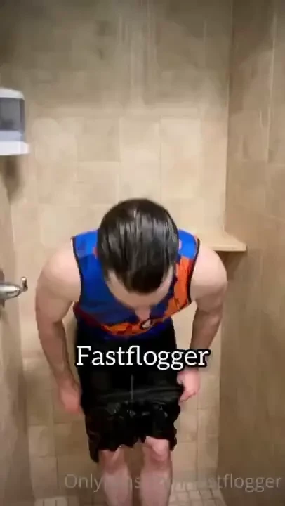 Jerk off and cum eating in the shower i definitely got caught rise my 
