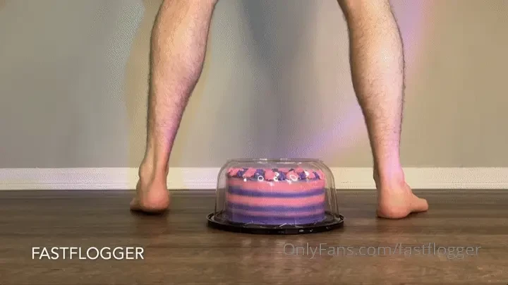 Cake sitting my first ever cake sitting video and i loved making a 