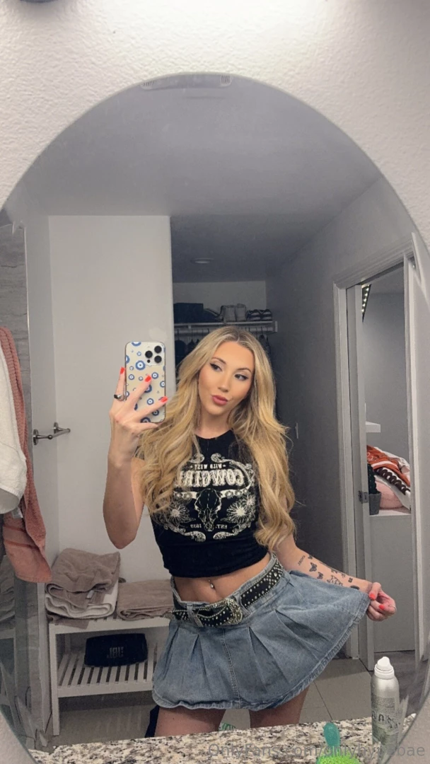 You like my cowgirl outfit 