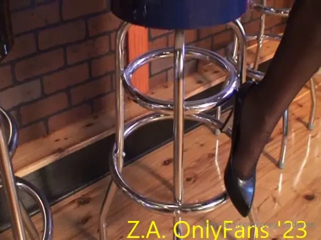 Some tbt action squirting at my bar and the 2nd video is a little joi part 1 