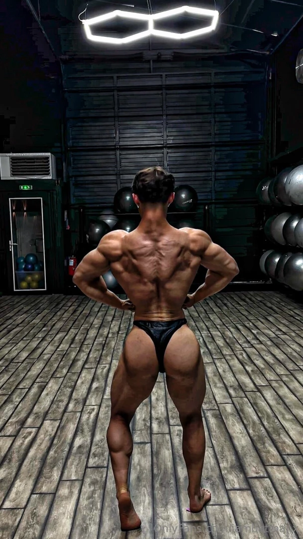 I have a big dick and also an ass 