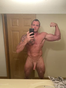 Just worked out my arms and everything is pumping there so don t judge