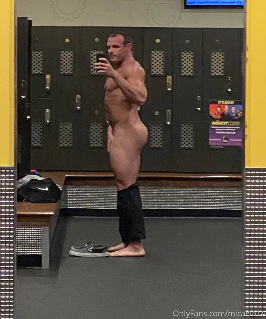 Just some random pics i m super horny right now guys at the gym had me part 1 