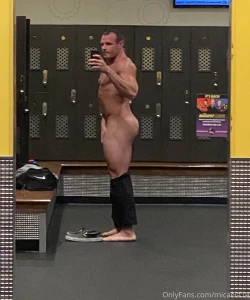 Just some random pics i m super horny right now guys at the gym had me part 1