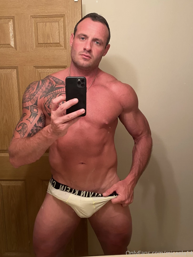 Just some random pics i m super horny right now guys at the gym had me part 2 