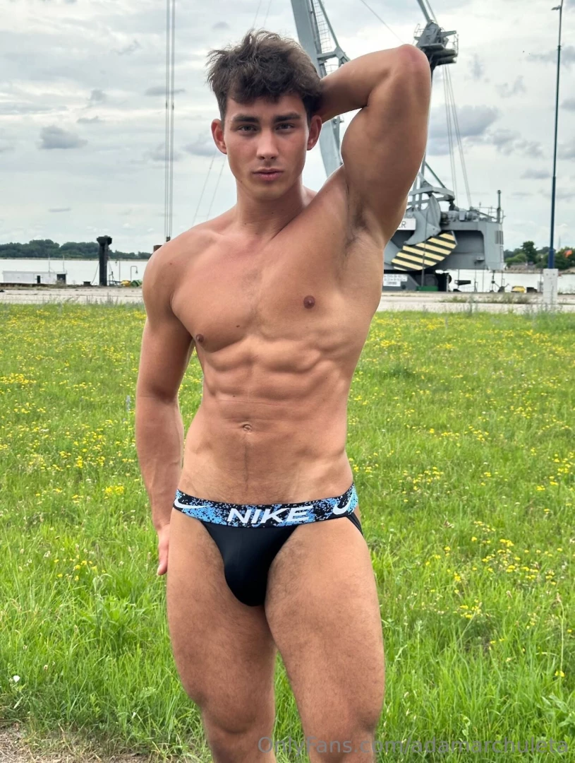 You can see how freaky this guy justemilior is just by looking in to part 7 