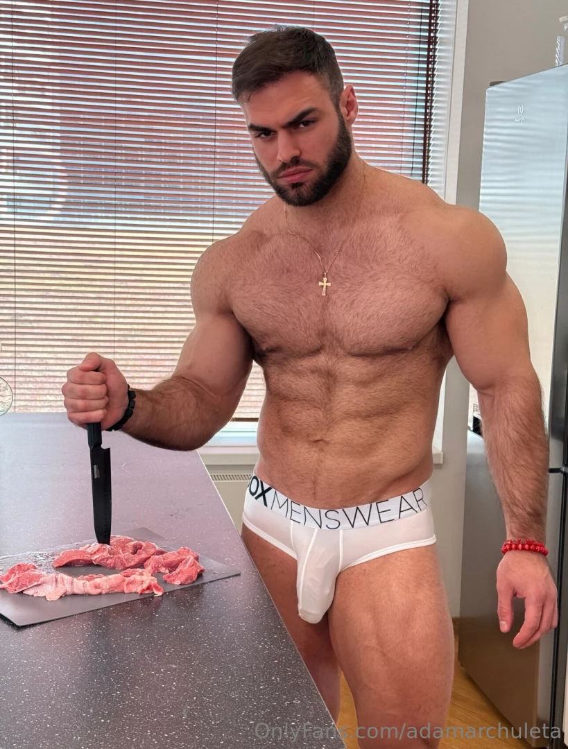 From the bodybuilding stage straight to your bed meet mikefitko big 