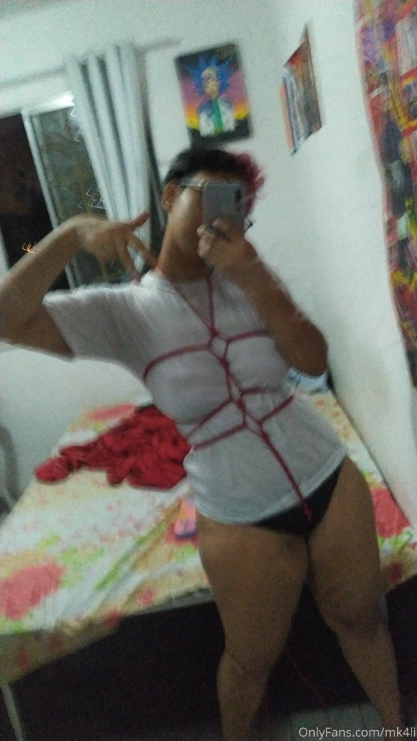 Aaaaa achei essas fotos de quando tava treinando bondage se vcs part 1 