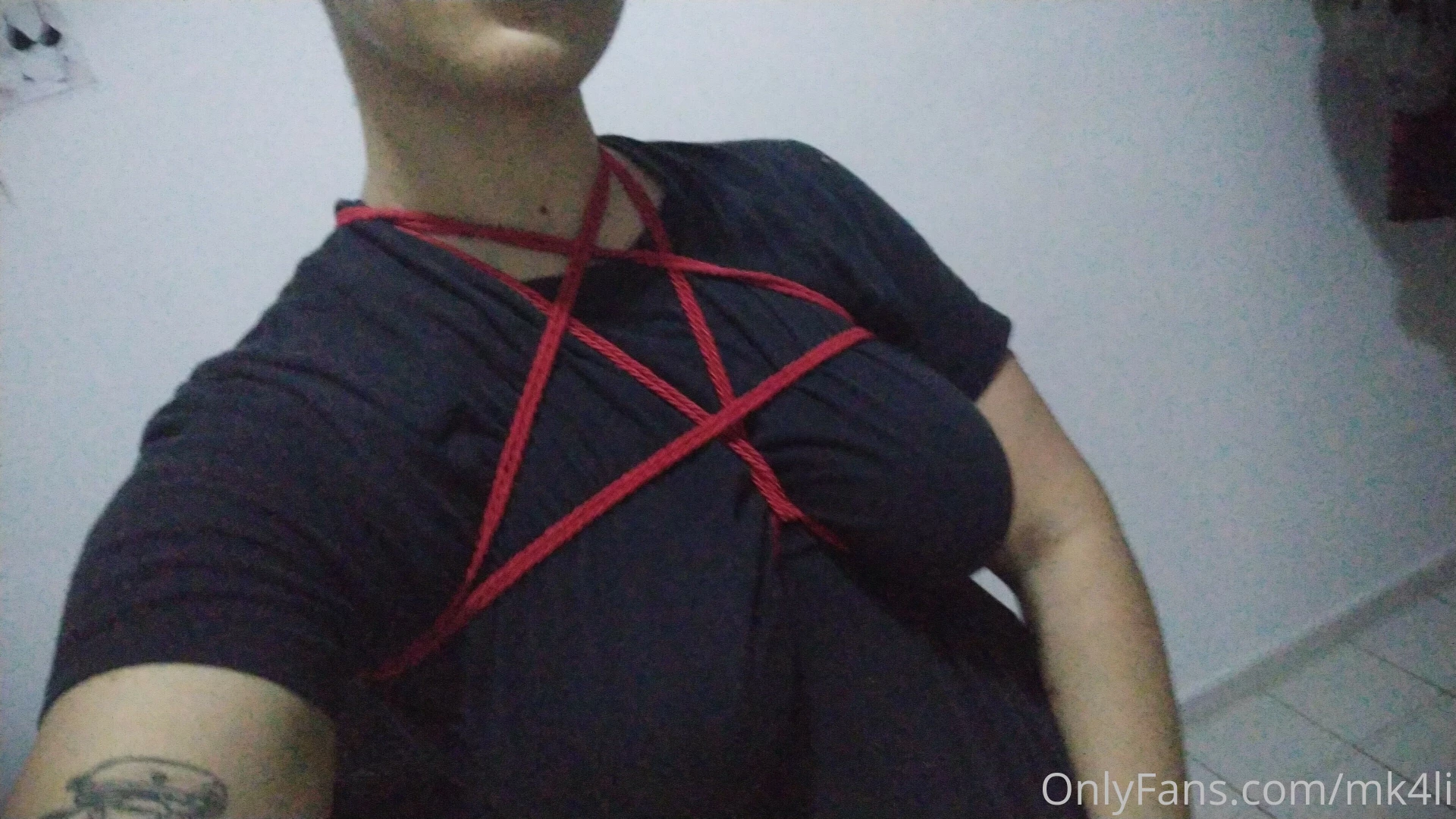Aaaaa achei essas fotos de quando tava treinando bondage se vcs part 2 
