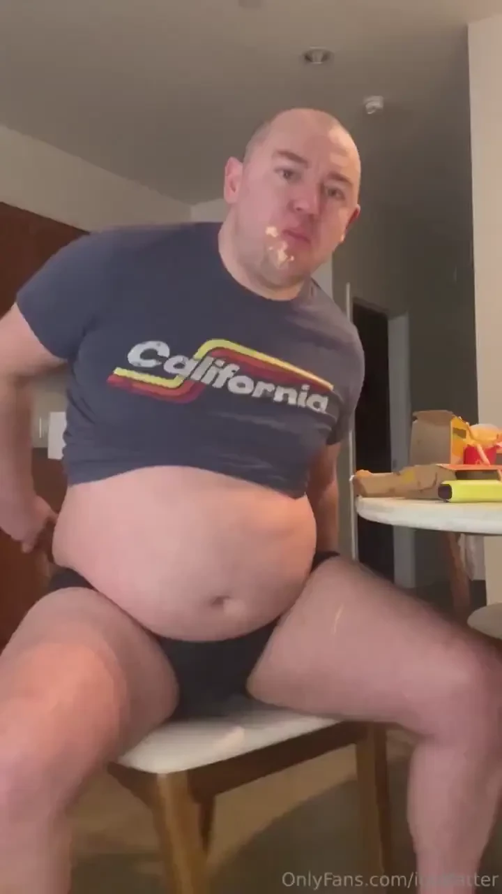 I break a chair i m in the middle of a massive 5000 calorie meal and 