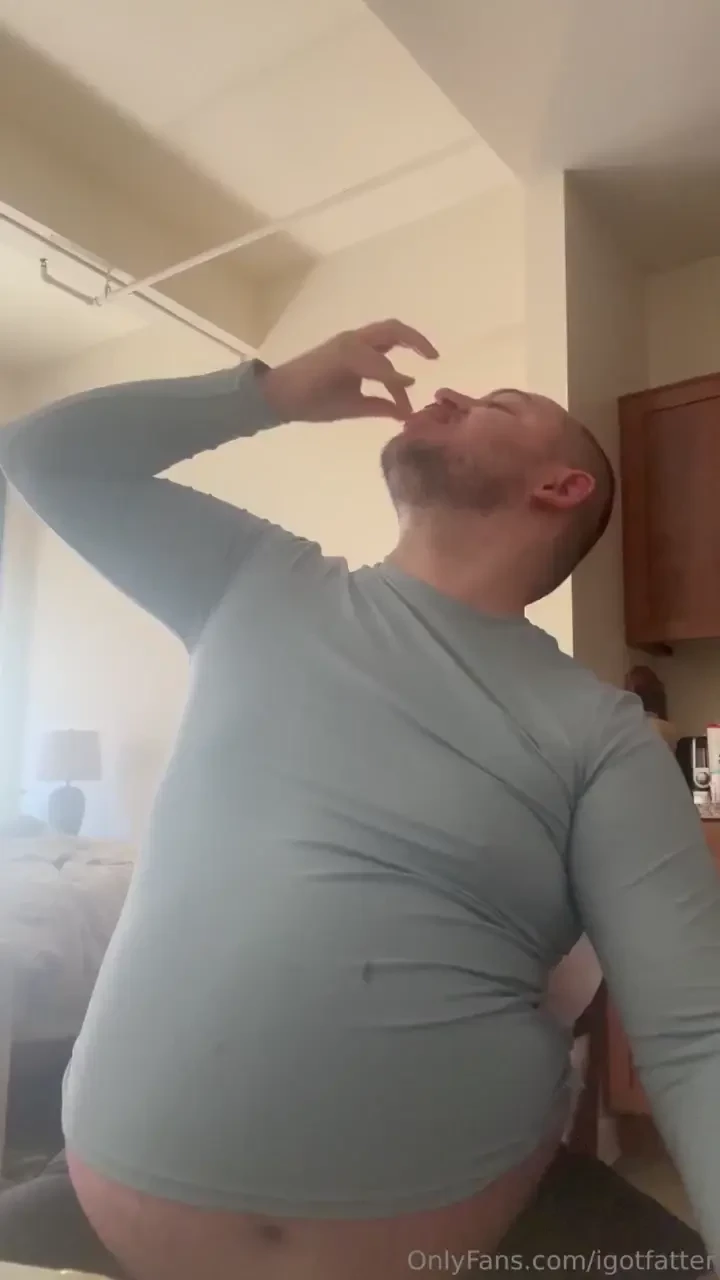 Some pics i took cooking my post breakfast snack a few lbs of bacon part 3 