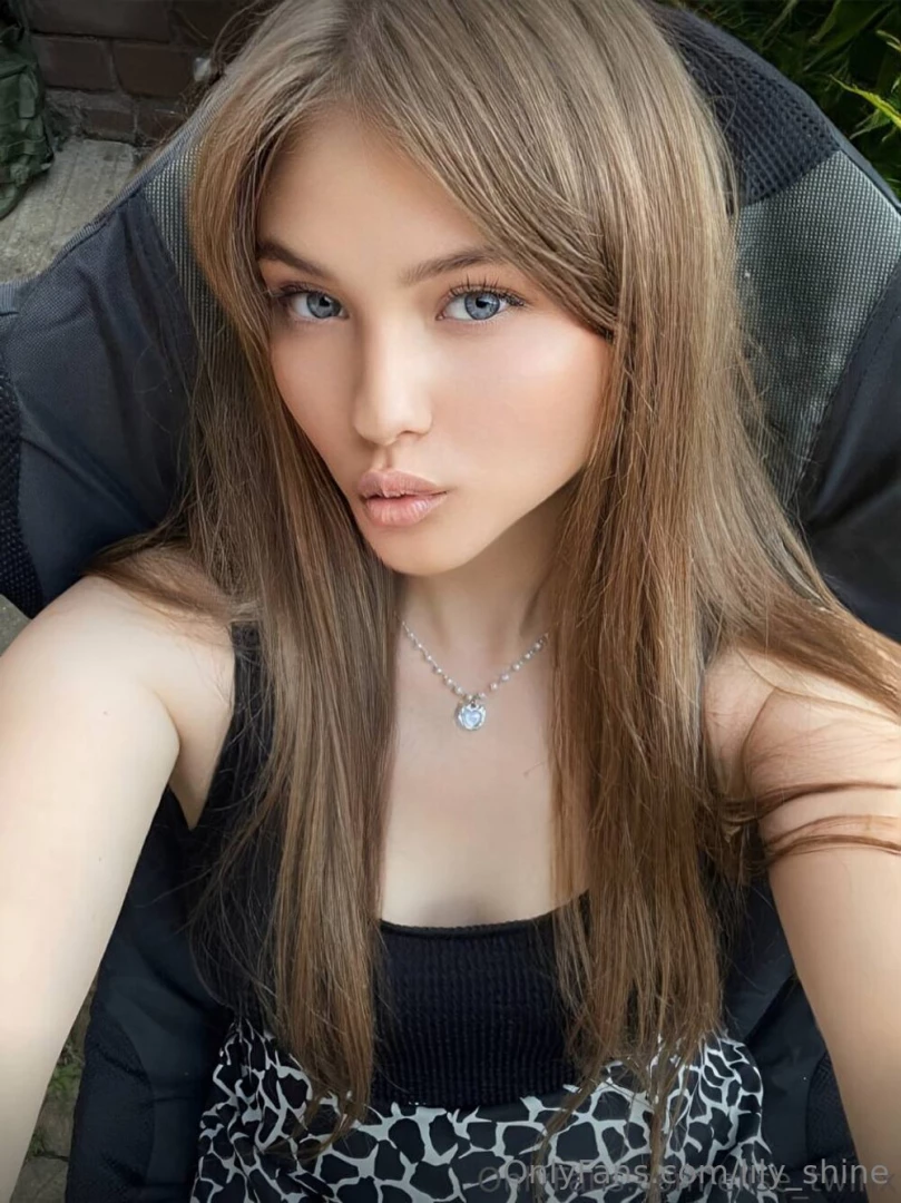 Only today subscribe for free elise_twinx wanna feel her soft ass part 6 