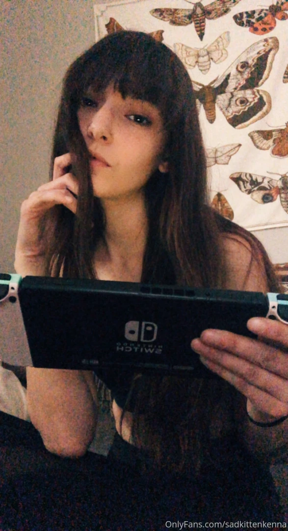 Keep me company while i play animal crossing 