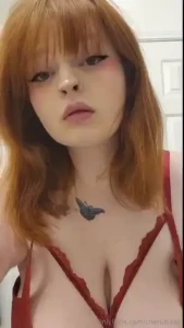 Do you prefer me in red or black part 3