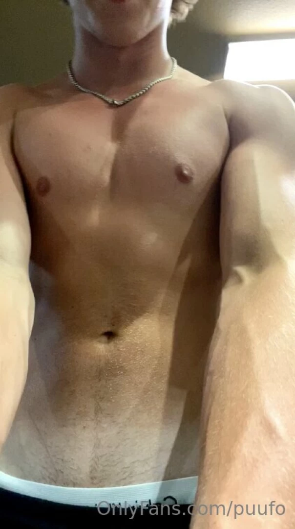 Abs didn t flex but chest did could feel it in my nips 