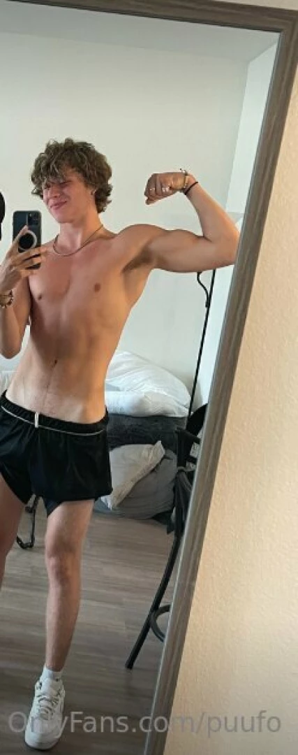 Anyone want to play w me 