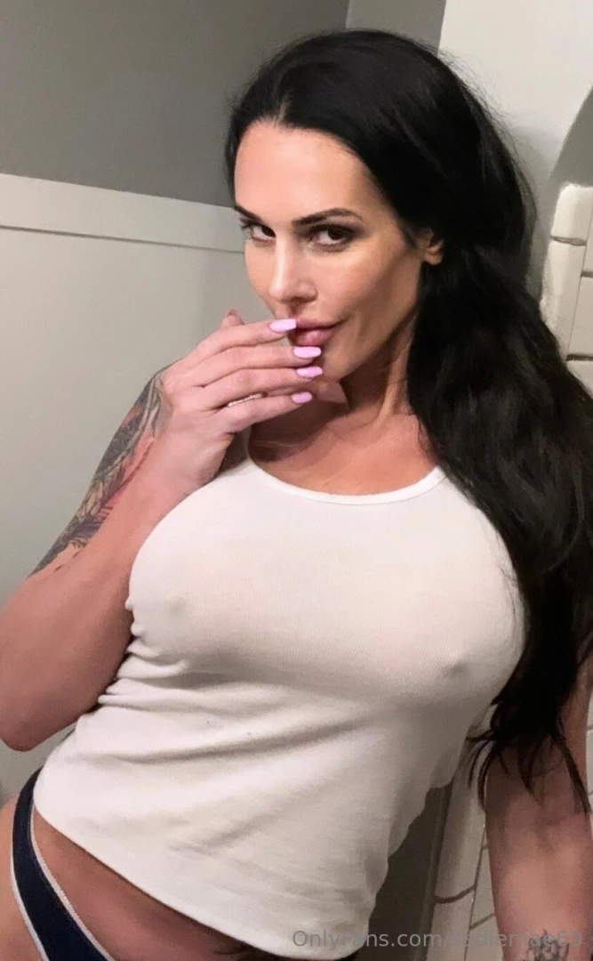 Wanna see me lounging naked in my living room 