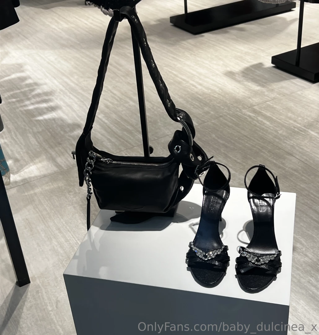 Spotted the cutest dress today the kind that makes you feel like the 