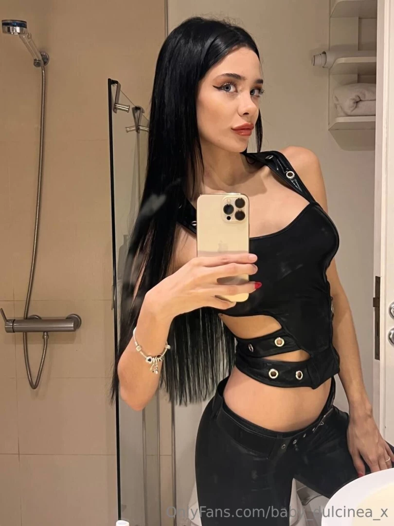 Mirror selfies are the best selfies right 