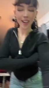 Look at that shit jiggle can i stand over you like this get this post