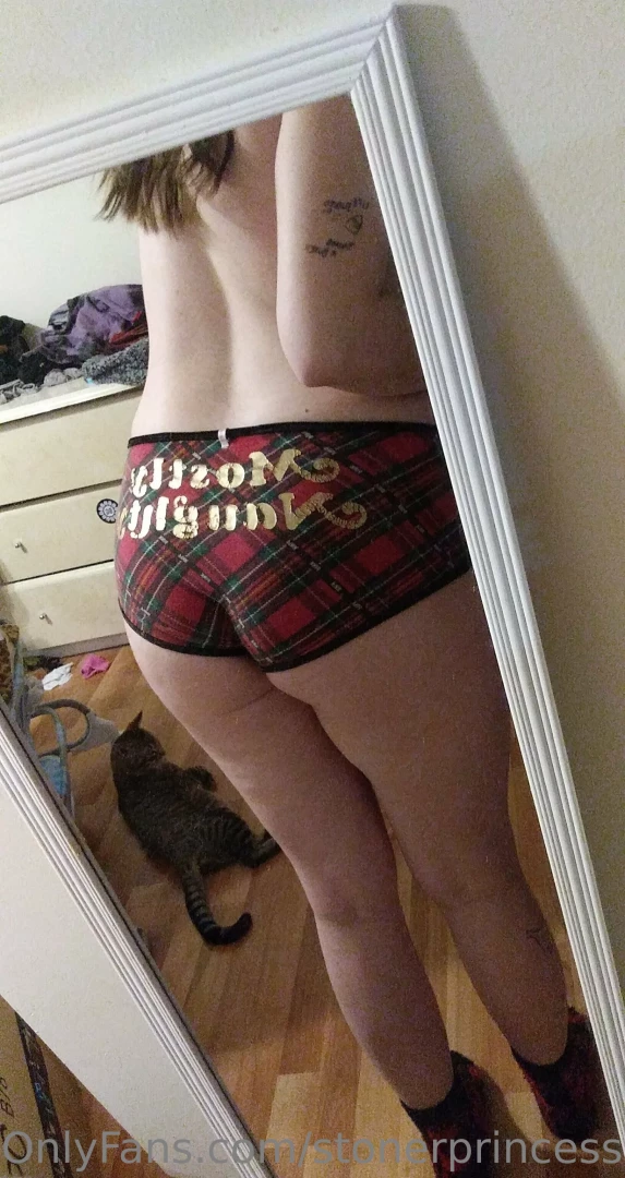 Mostly naughty all fun featuring my stretch marks and post pregnancy 