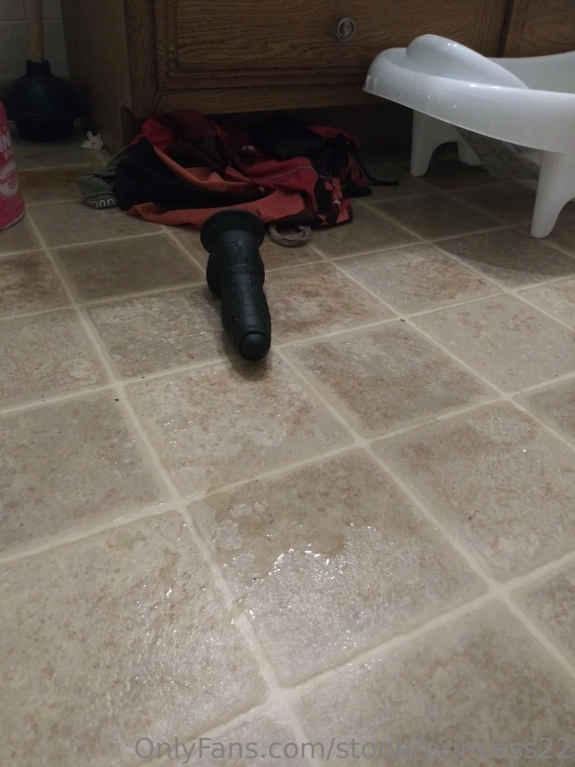 Last night i squirted so much it got my phone wet and stopped part 2 