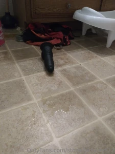 Last night i squirted so much it got my phone wet and stopped part 2