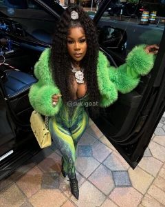 Can i put this coochie on you