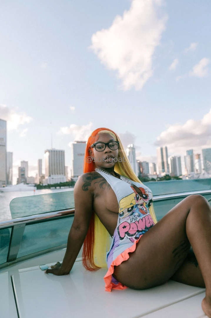 Feellin so blessed this holiday season now lemme bless that dick in 