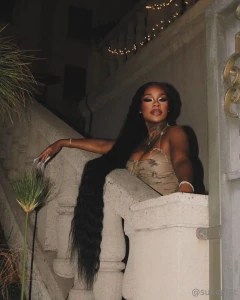 They stop when i m passing cause my diamonds do magic